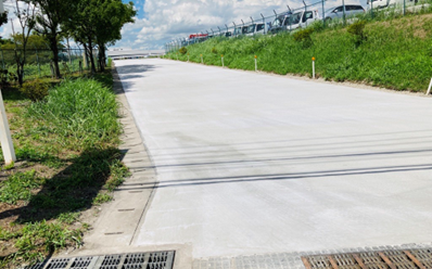 スロープ出入口半たわみ舗装